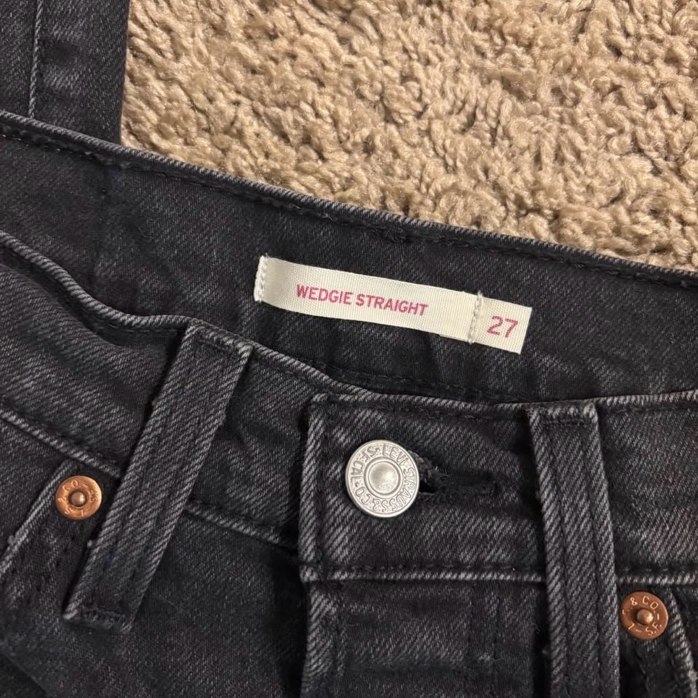 Levi's Wedgie Straight Jeans in Black Denim